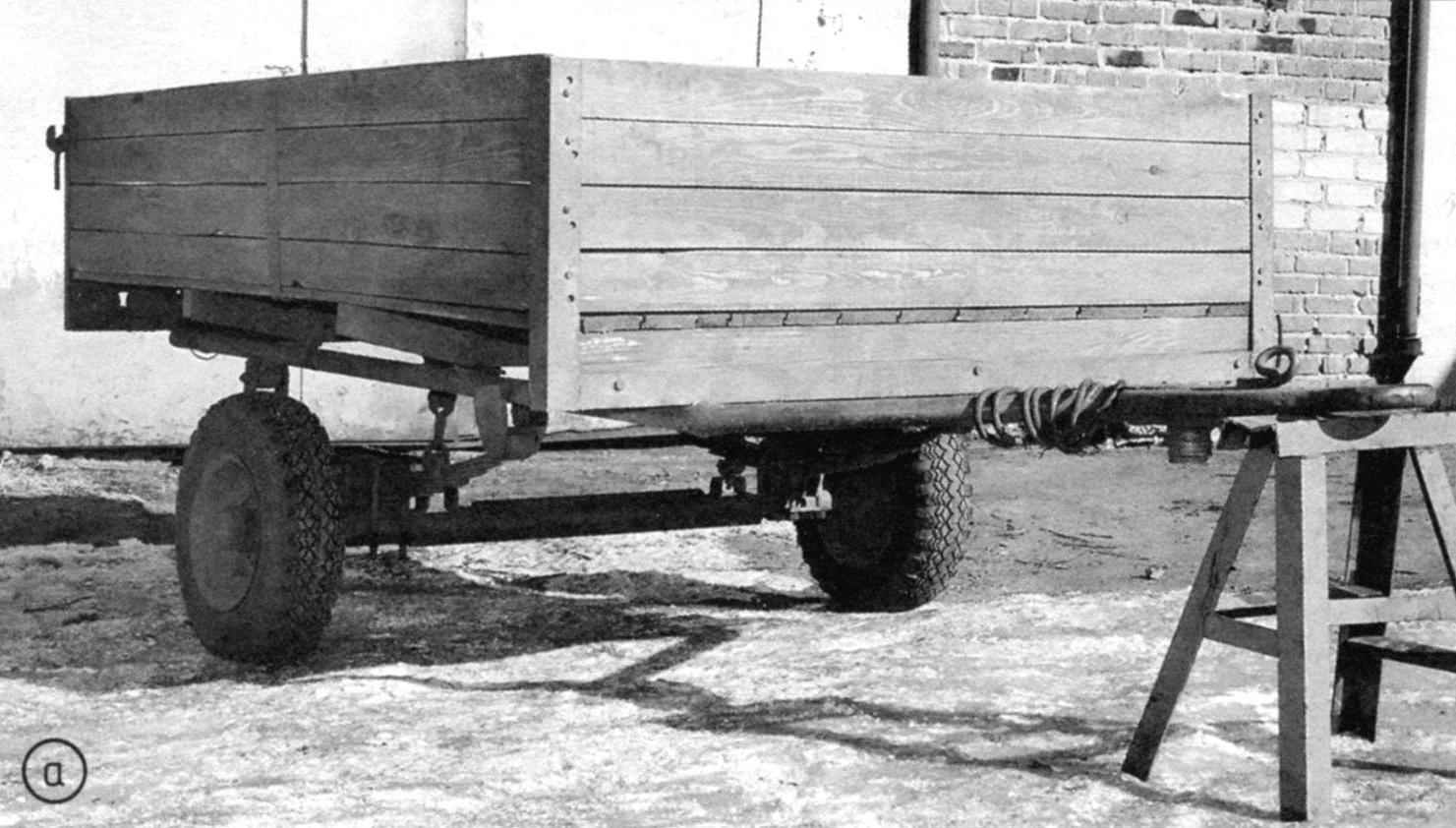 The trailer for the UAZ-469: a-front view ; b - rear view