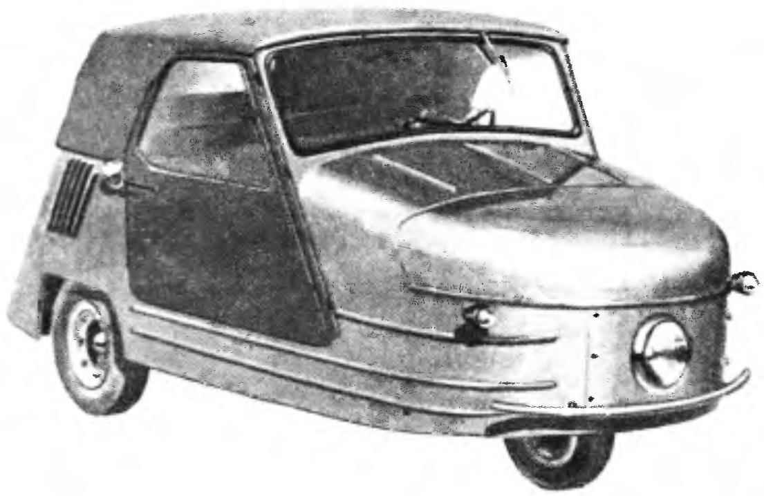 The first enclosed scooter-tricycle С1Л produced in 1951.