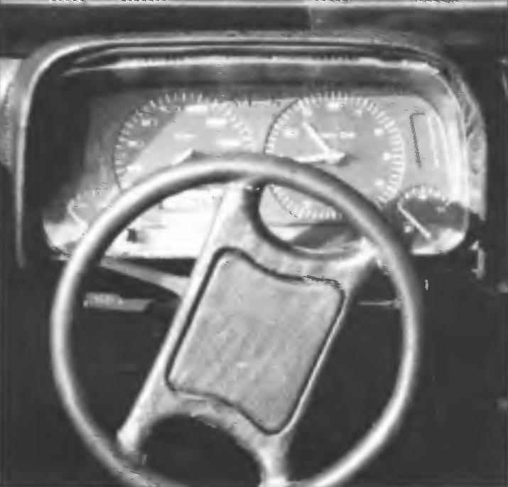 Dashboard and steering wheel mini jeep