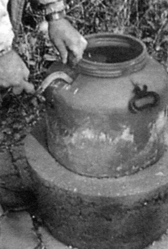 RNS. 2. The release jar) molded flowerpot