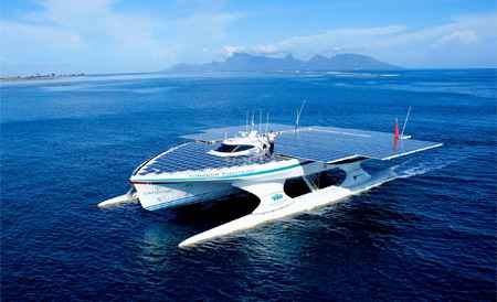 PlanetSolar boat takes solar energy