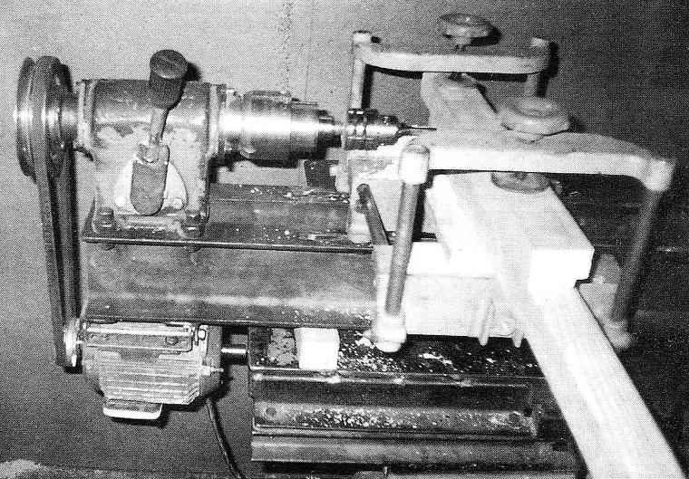 Universal woodworking machine in the embodiment horizontalscrollmode machine