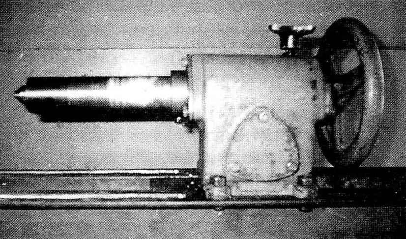Tailstock with the tailstock and rotating center