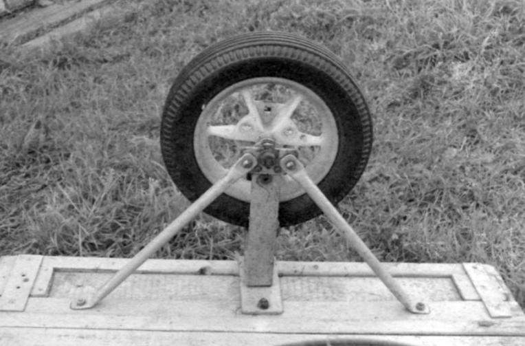 The view of the suspension of the inside wheel