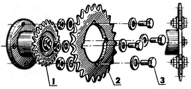 A way to increase the number of sprocket teeth of the reverse gear