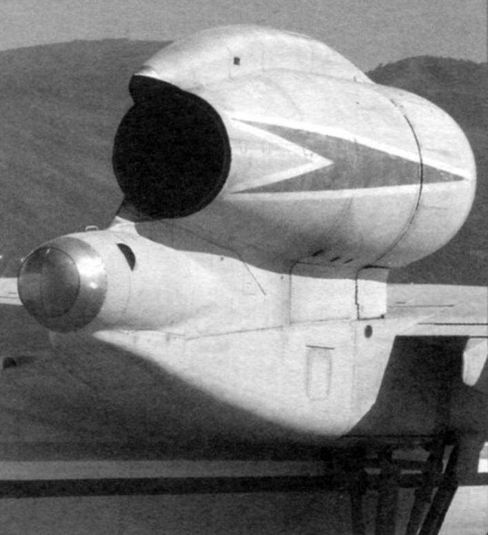Powerplant A-42пэ. Under the nacelle propulsion engine D-30КВП is the upper stage engine nozzle which closed the clamshell lid