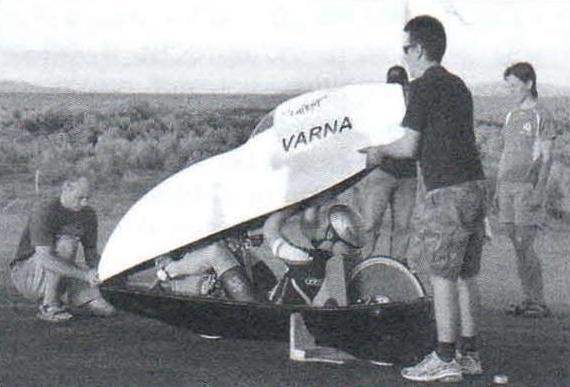 Record velomobile-Streamliner Varna canadian designer G. Georgieva running racer S. Vitigam