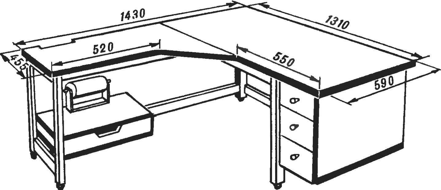 Рис. 1. Стол для компьютера.