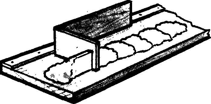 Fig. 6. The manufacture of the cornice.