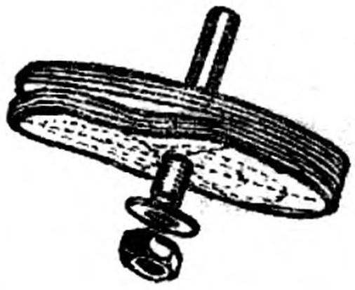 Fig. 7. Polishing wheels made of cloth.