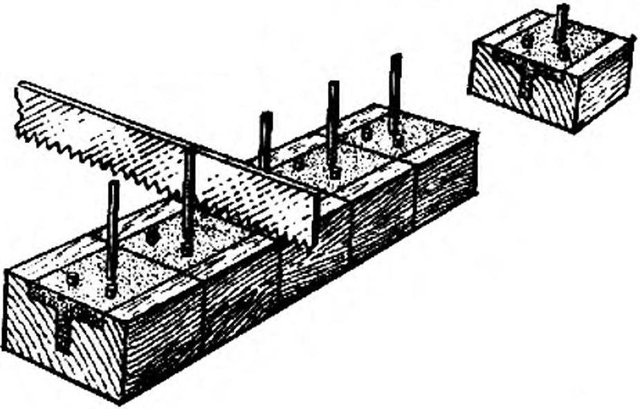 Cutting the workpiece with the form on individual items.