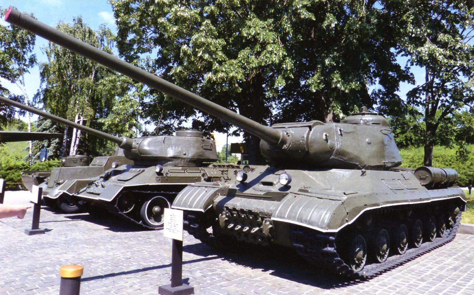Tank is-1 in the Museum of the great Patriotic war in Kiev