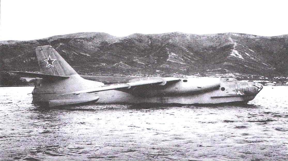 Бе-10 с удлинёнными воздухозаборниками