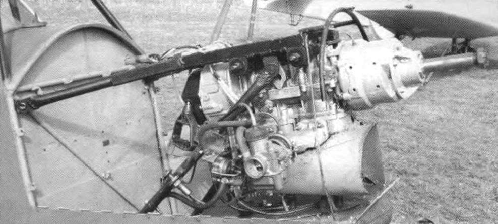 Двигатель УМЗ 440-02 от снегохода «Рысь» хорошо вписался в контуры фюзеляжа и обеспечил самолёту неплохие лётные данные
