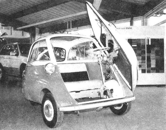 Микролитражный автомобиль BMW ISETTA—единственная его дверь располагалась спереди