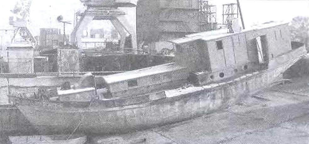 Служебно-разъездное судно проекта ЦПКБ «Каспрыба» № 1407, сохранившееся на одном из астраханских судостроительных заводов