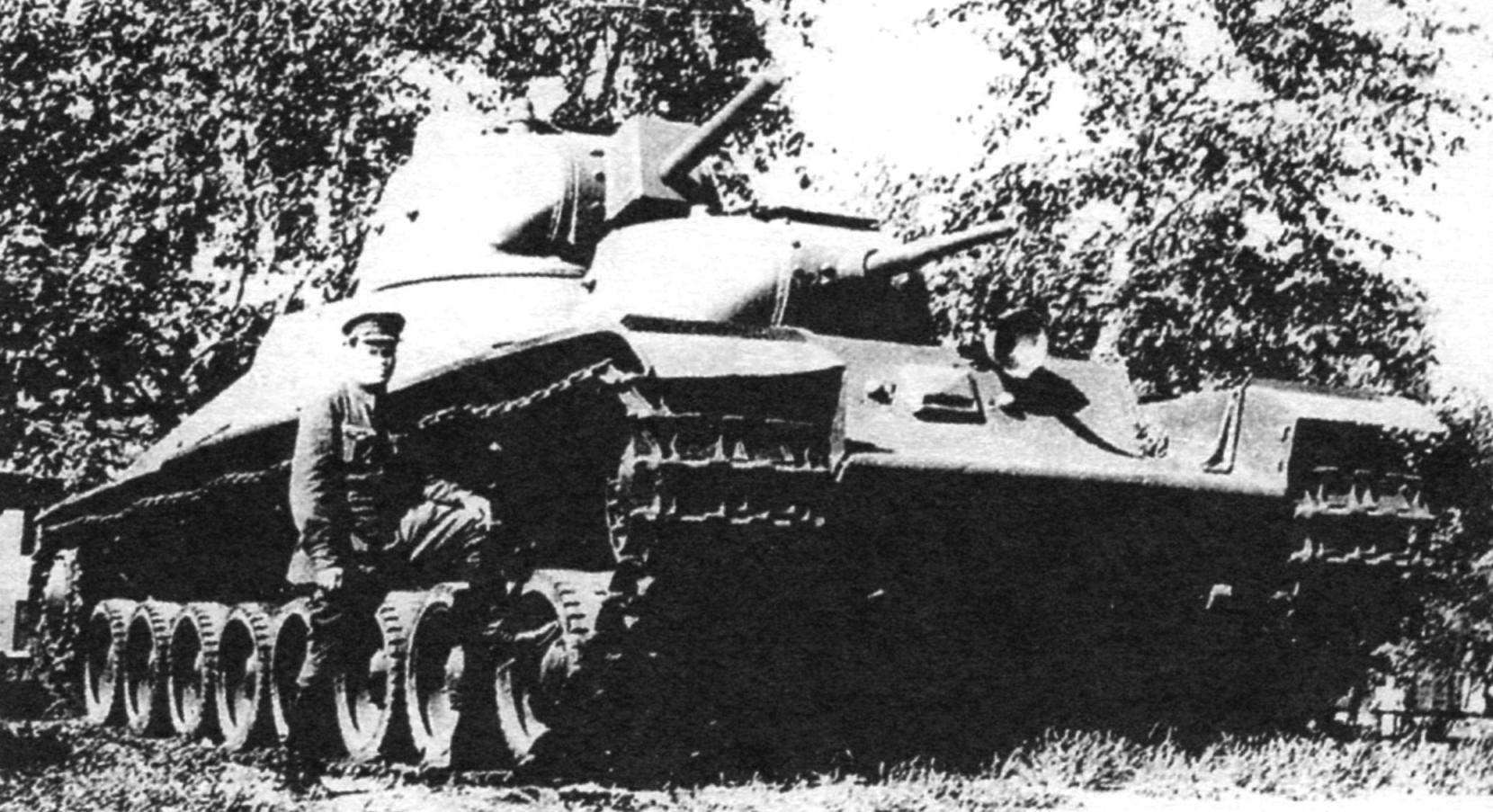 Тяжёлый танк Т-100 на полигонных испытаниях. Октябрь 1939 г.