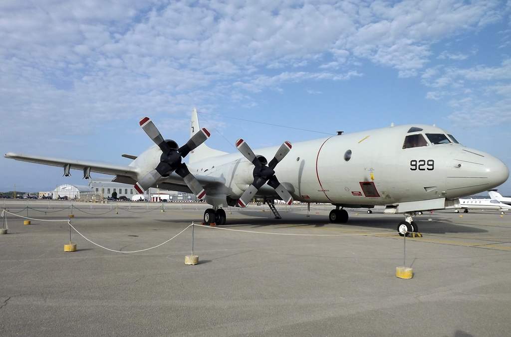 LOCKHEED P-3 