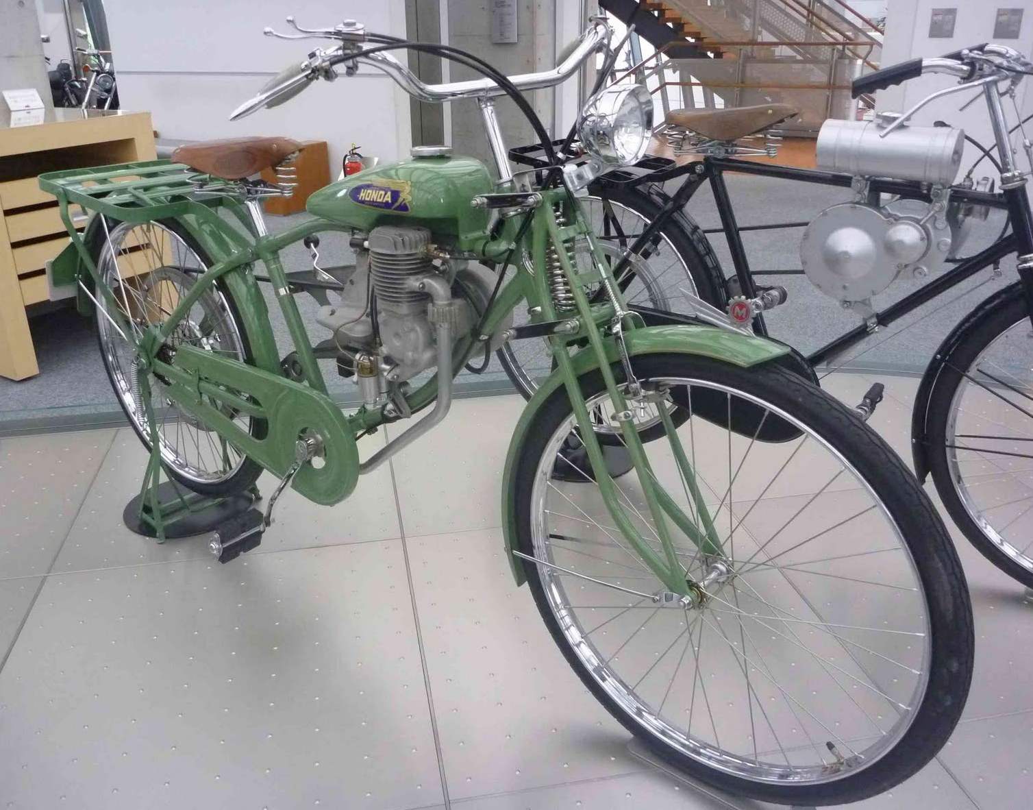 The beginning of the industrial Empire of Soichiro Honda put a 1-strong motorbike And Tour