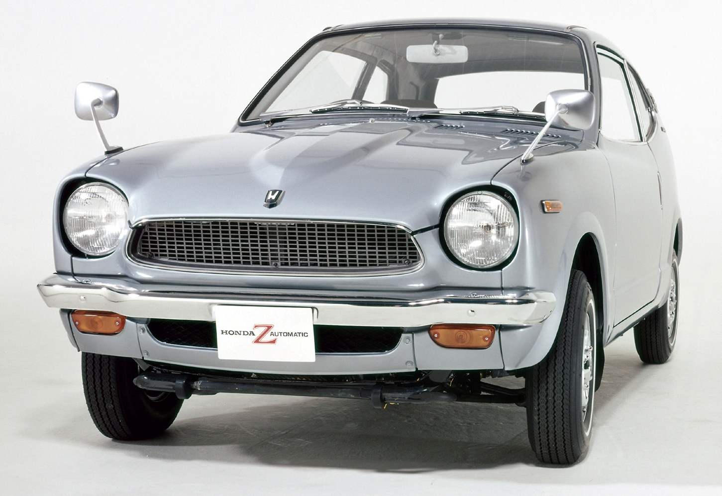 Mini-Z Honda release 1970 with a 2-cylinder engine working volume of 350 cm3
