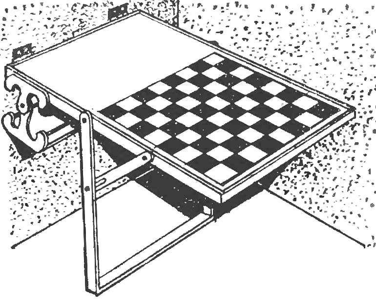 CHESS TABLE MADE OF MIRRORS