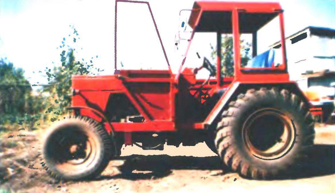 TRACTOR FOR TRACTOR