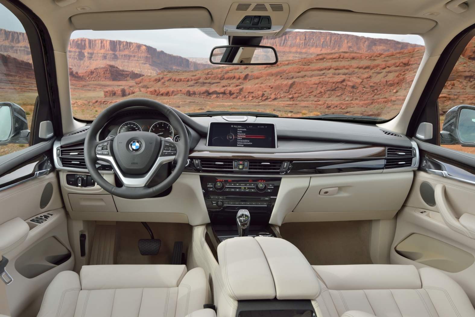 The front part of the interior of the BMW X5.