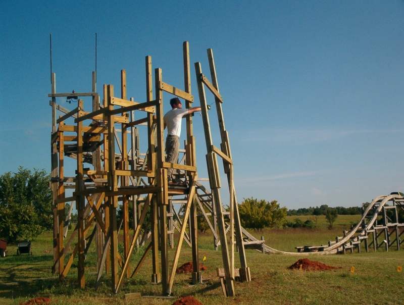 Jeremy Reid from Oklahoma fulfilled his childhood dream and built their own roller coaster. $10000 for four years of work — and, incidentally, nearly 30 km/h at the exit!