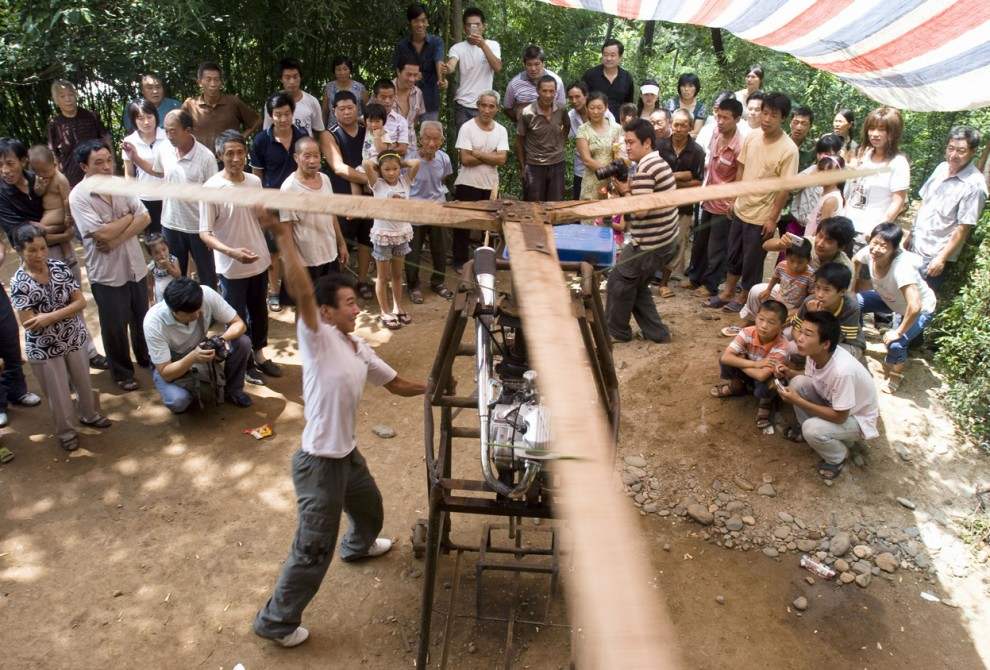 Wu Zhongyuan, also Chinese, has designed the real helicopter. Unfortunately, the authorities refused to engineer self-the right to flight tests, so it is unknown if it flies at all his creation.