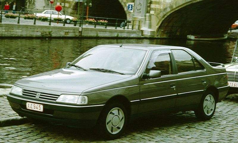 PEUGEOT 405 1985 issue here is a fine example of a family car, the design of which is worked in body Studio Pininfarina