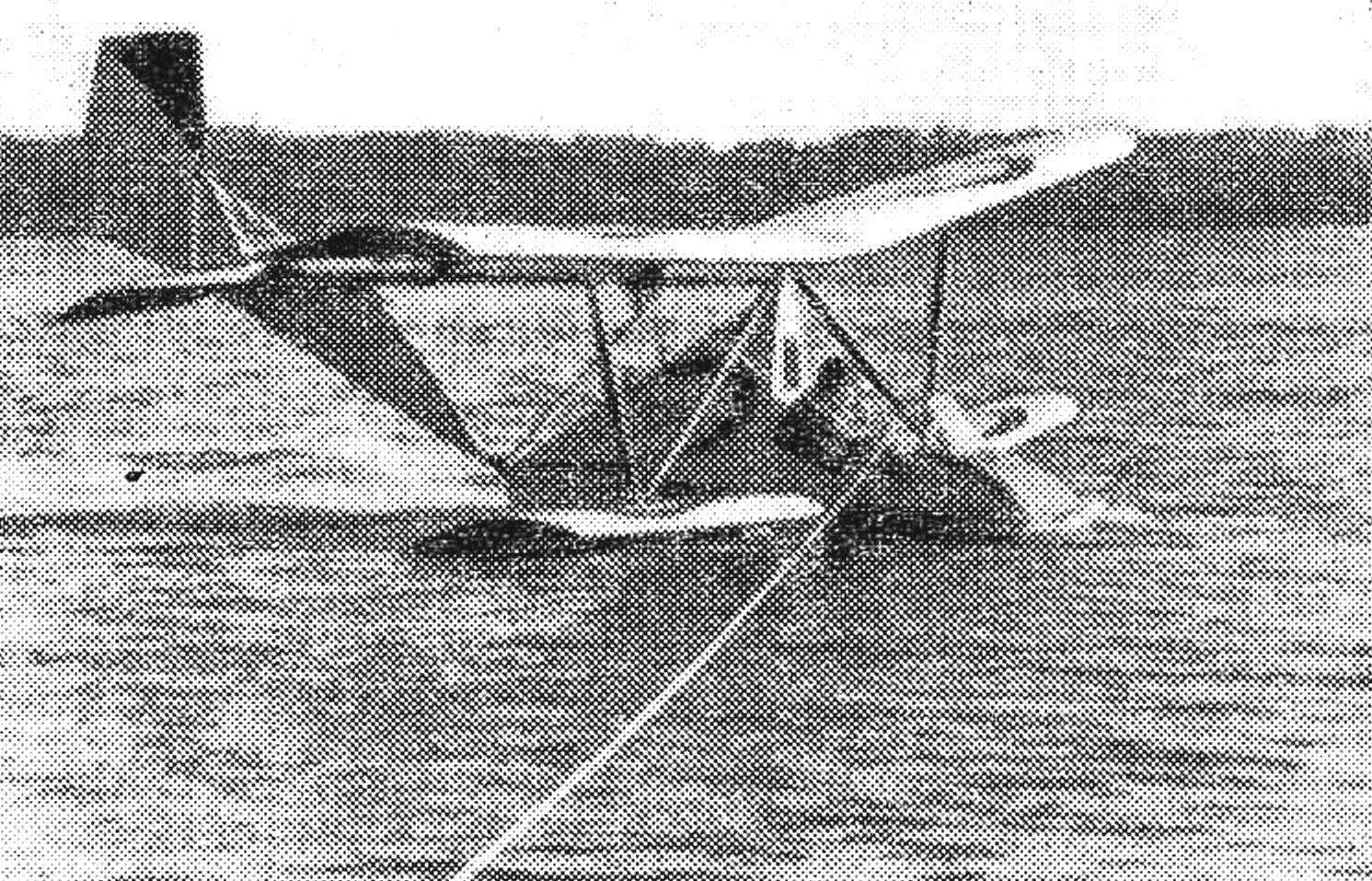 Hydroplane BRO-16