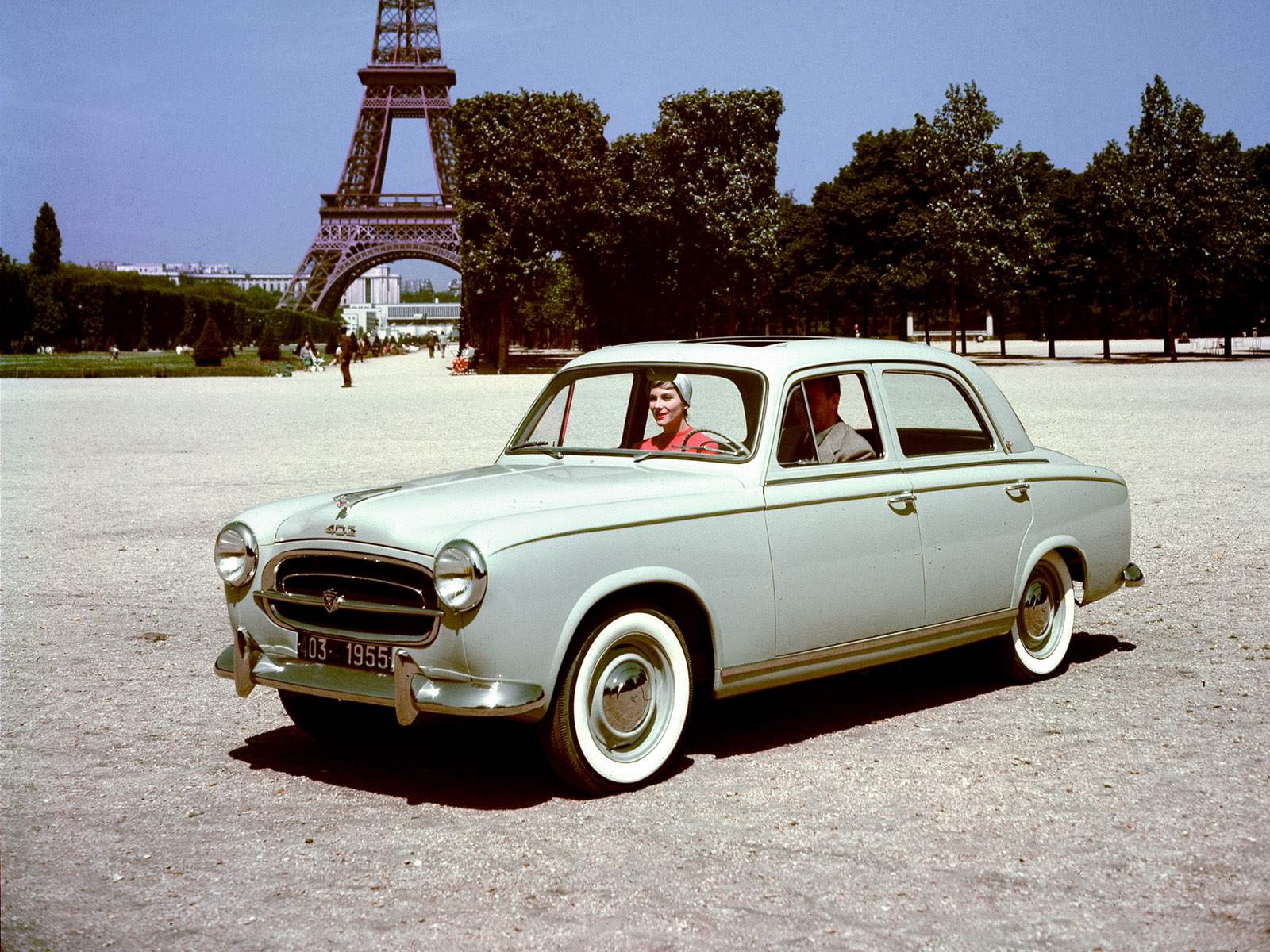 PEUGEOT 403 release in 1955. The design of this car has developed Batista Farina, the future head of the firm Pininfarina body