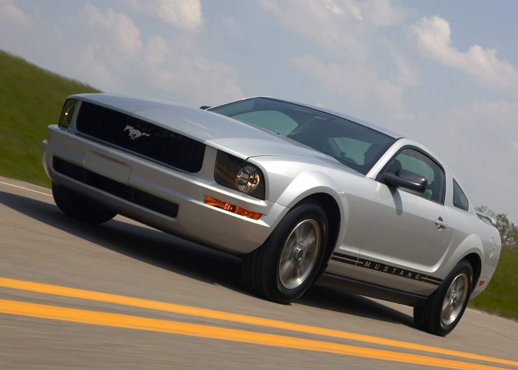 FORD MUSTANG