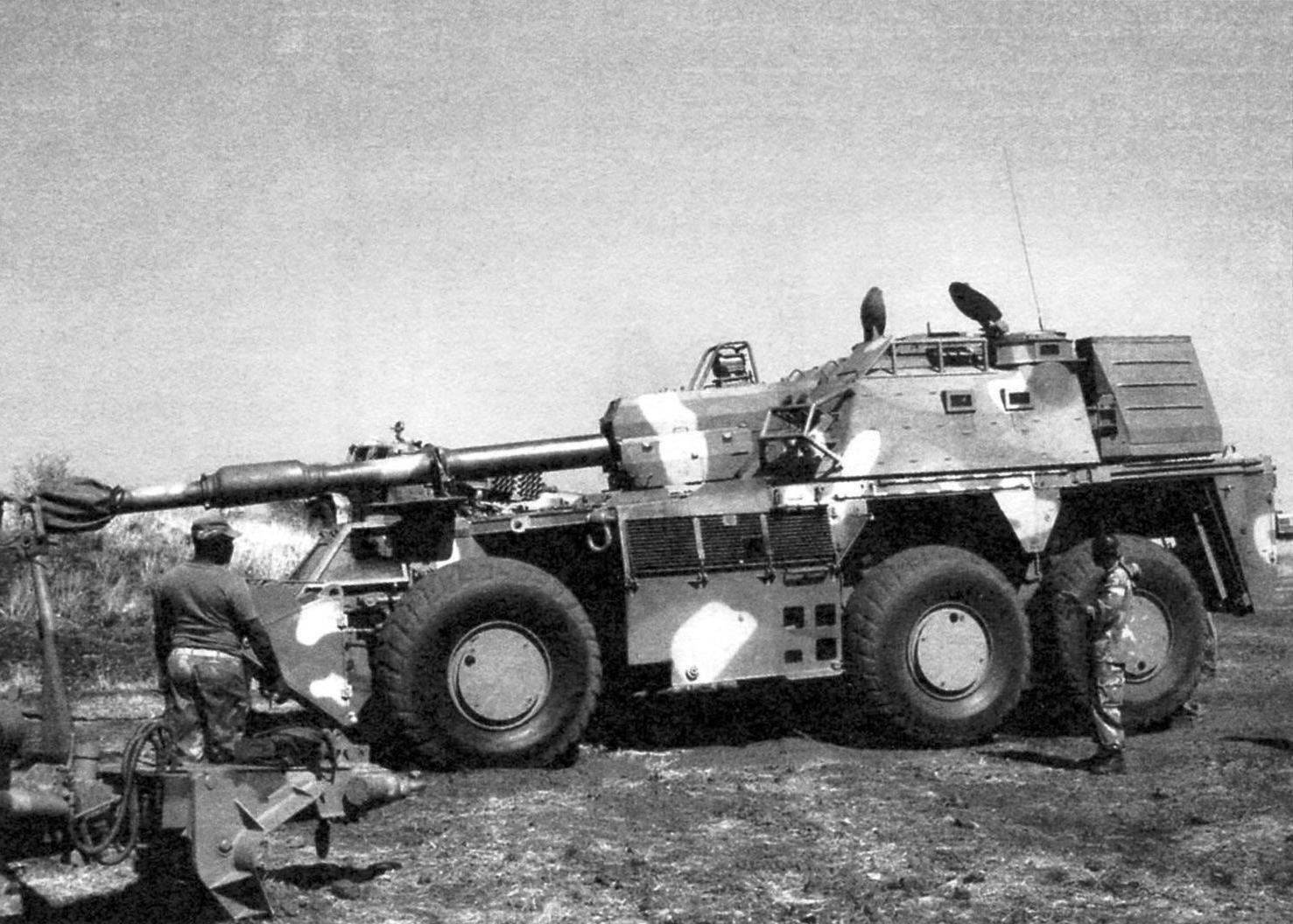 The South African G6 SPG Phino. Armed with long-range 155-mm howitzer and a 12.7 mm machine gun. Vehicle weight is 47 tonnes, road speed of 85 km