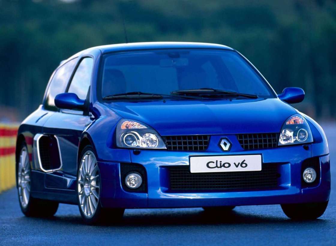 RENAULT CLIO V6