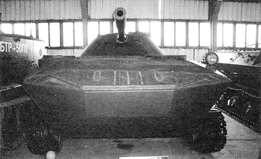 The forward part of the tank hydrodynamic streamlined shape with sloped frontal armor plates and the big island. The armor thickness of 15 mm