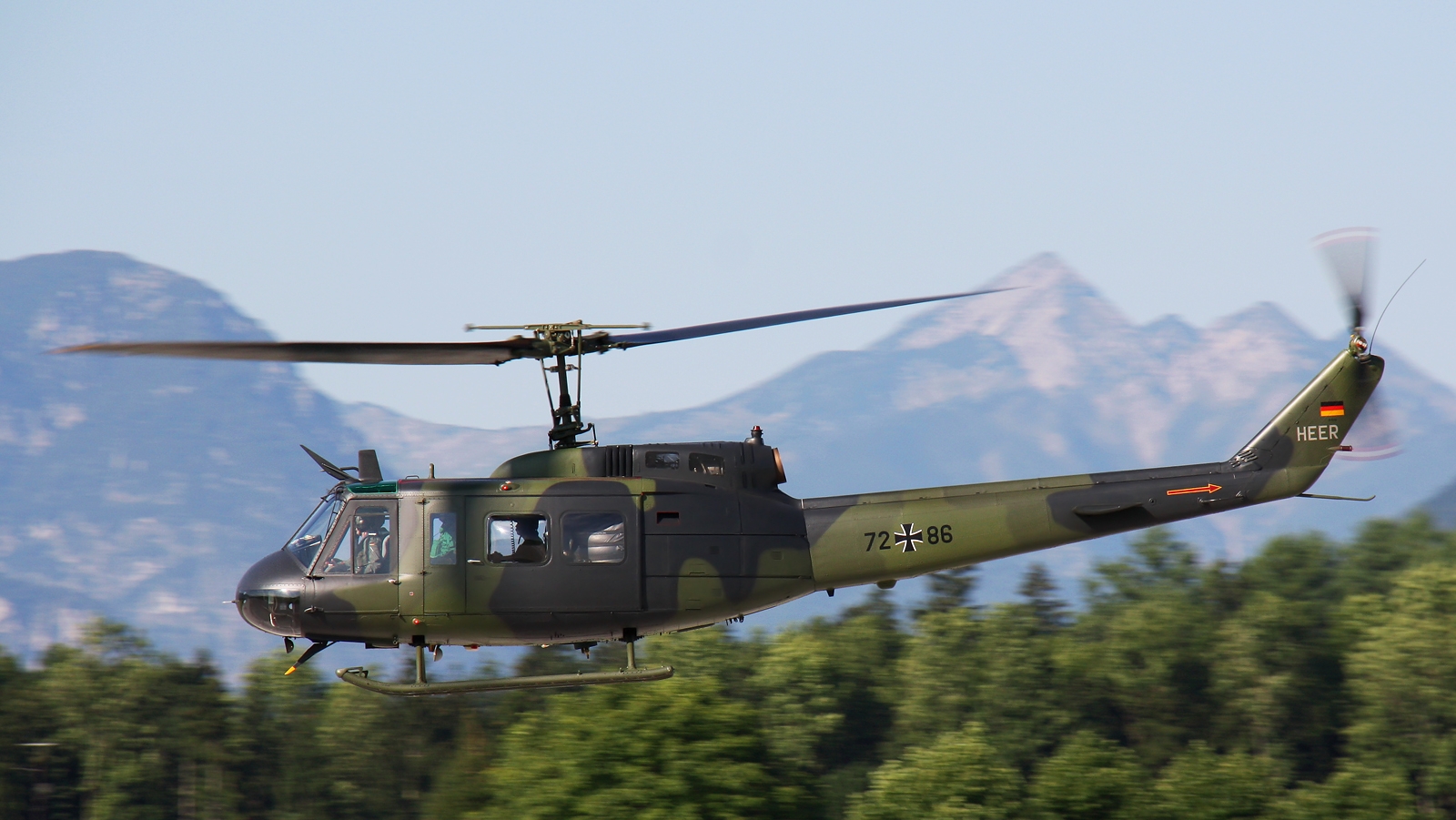 BELL 212 (UH-1N)