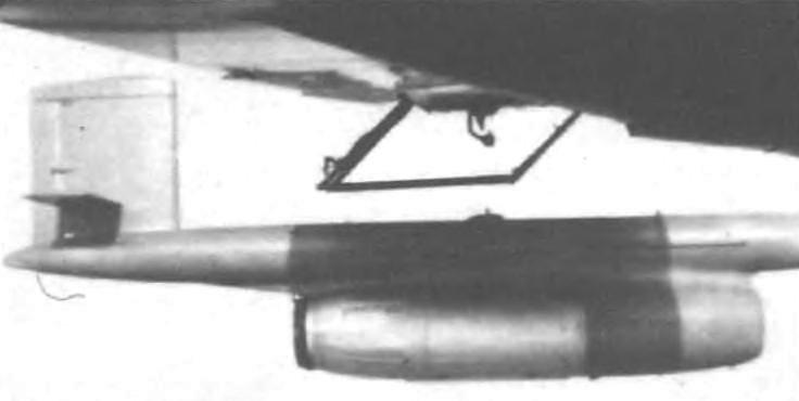 Мишень Ла-17 перед запуском опускалась вниз с помощью параллелограмного механизма