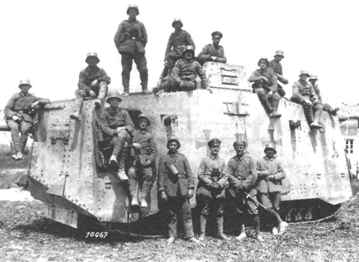 Экипаж танка A7V состоял из 18 человек