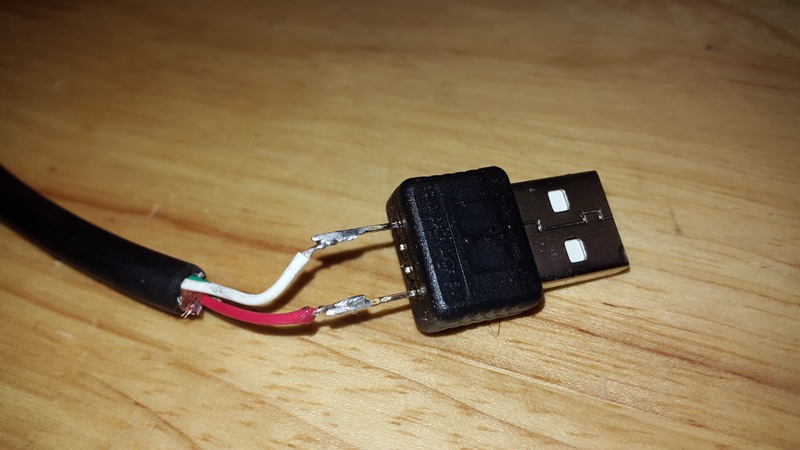 Шаг 4: Подключаем кабель к USB