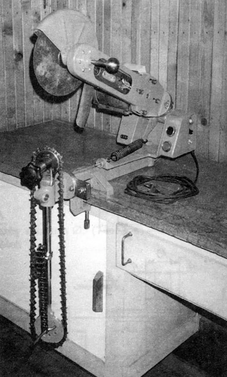 МОЖЕ ПИЛЯТИ, ТОЧИТИ ТА РІЗАТИ