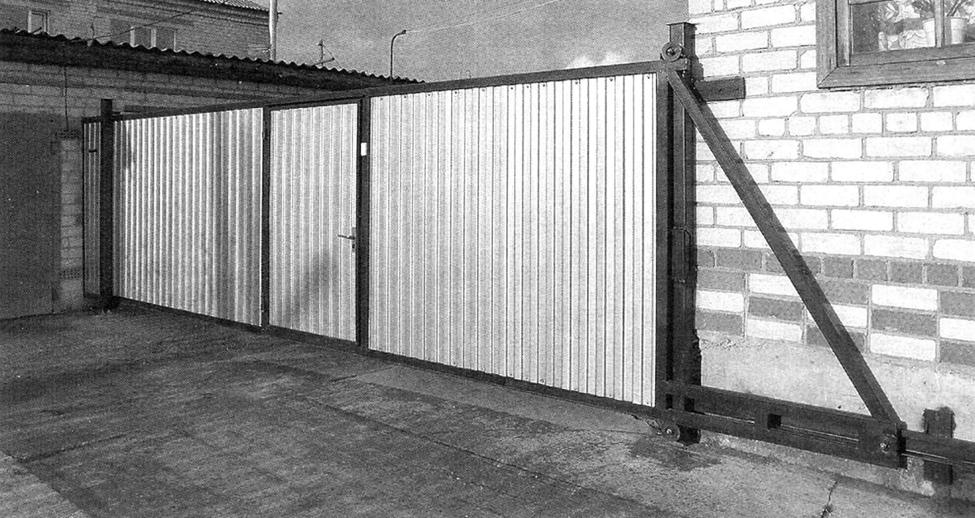 Відкатні ворота 6 метрів: як зробити своїми руками