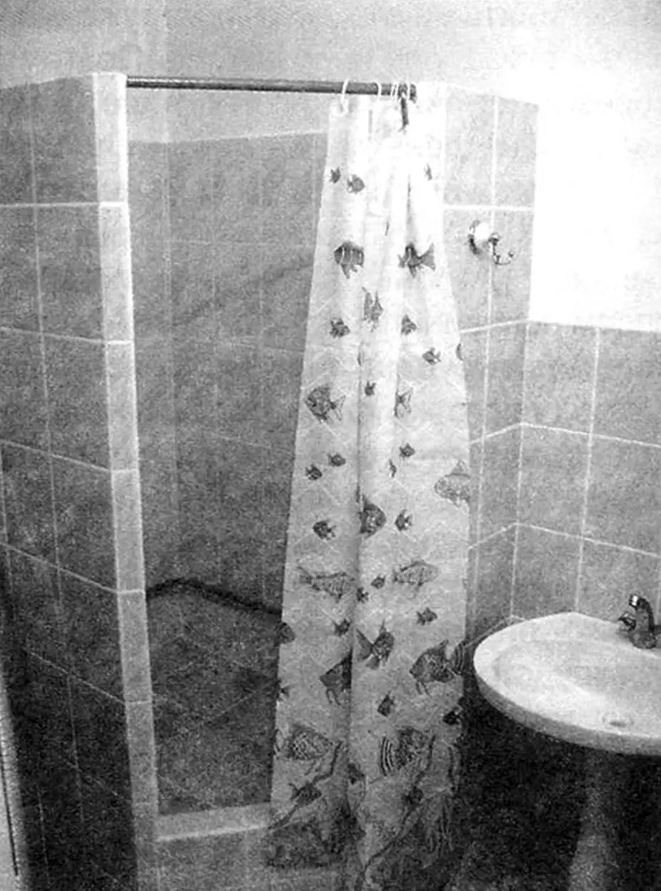 Душова кабіна замість ванни: економне рішення для котельні