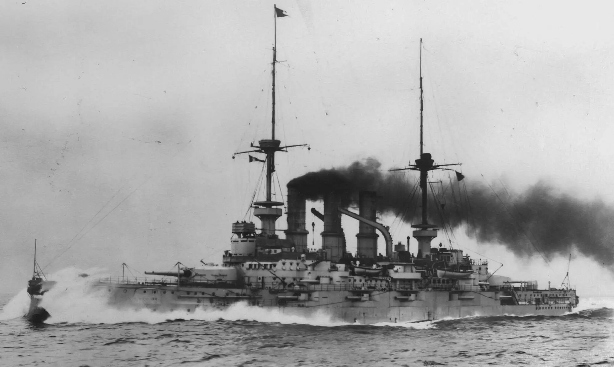 Лінійний корабель кайзерліхмаріне «Schleswig-Holstein», один із представників типу «Deutschland»