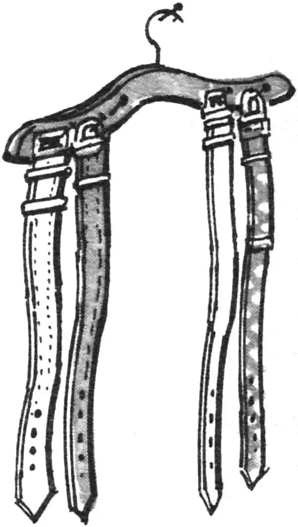 НА ВЕШАЛКЕ — РЕМНИ