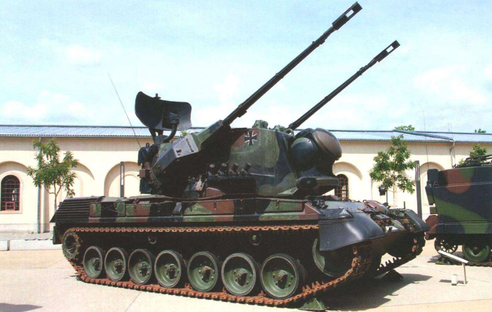 Танк гепард. ЗСУ гепард Германия. Гепард ЗСУ. ЗСУ гепард 1а2. Зенитный танк гепард.