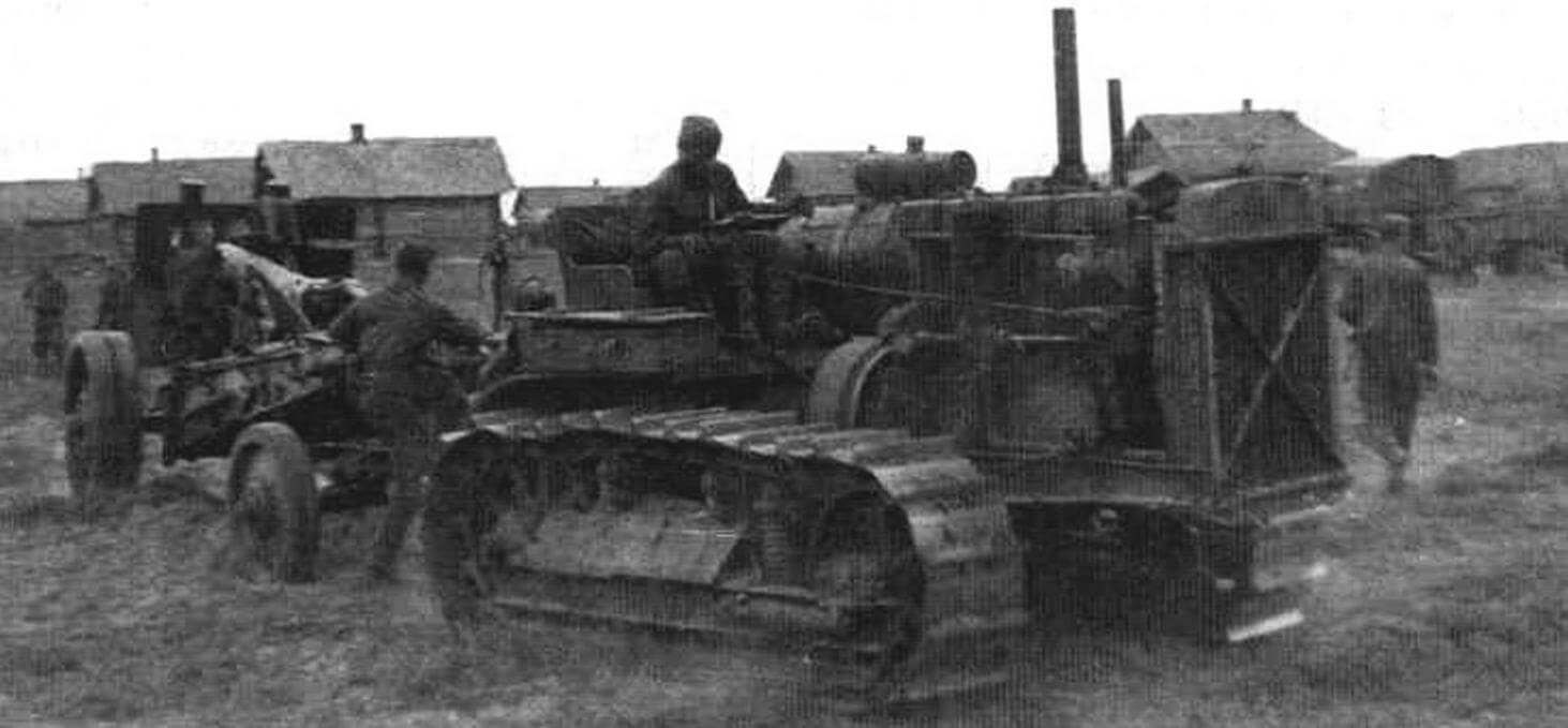 Трактор «Сталинец» С-60 в роли артиллерийского тягача