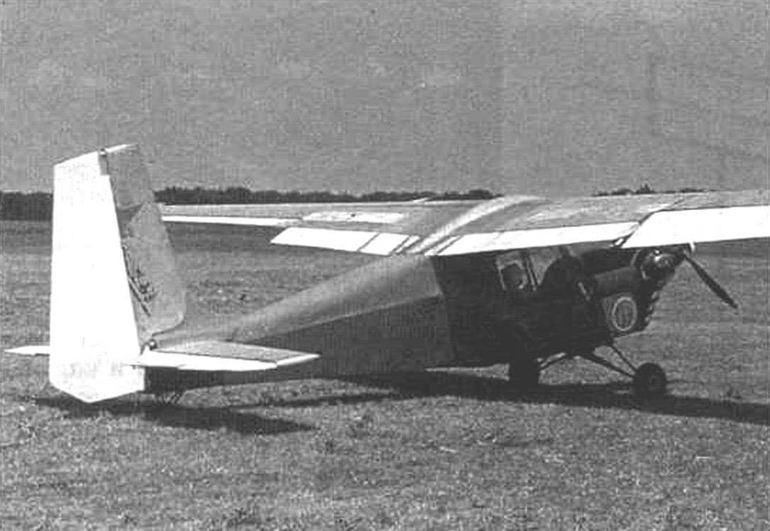 Самолет «Шмель» с убранными (слева) и выпушенными закрылками