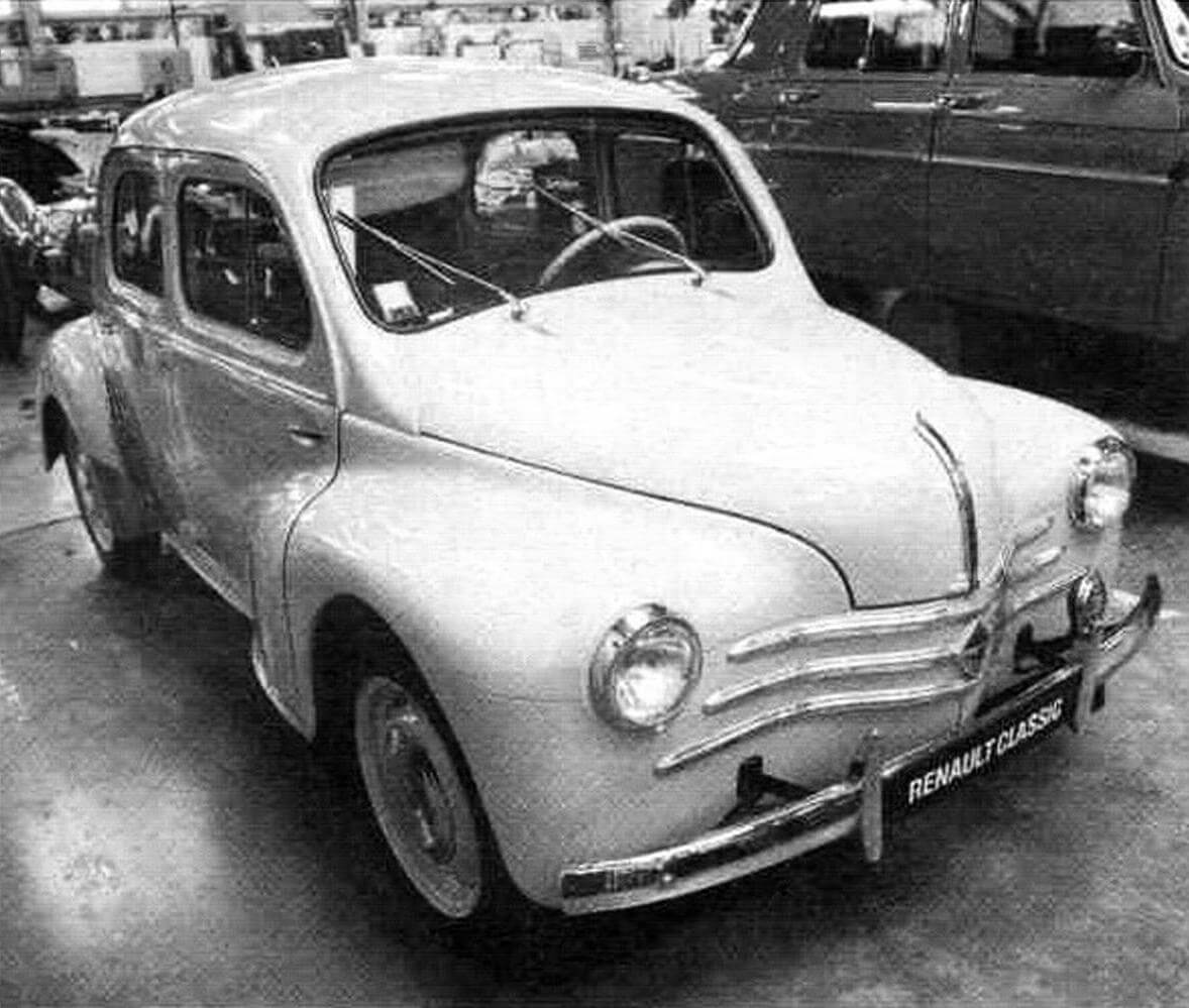Разработанная в секретности в условиях немецкой оккупации модель 4CV была представлена на Парижском автосалоне в 1946 году