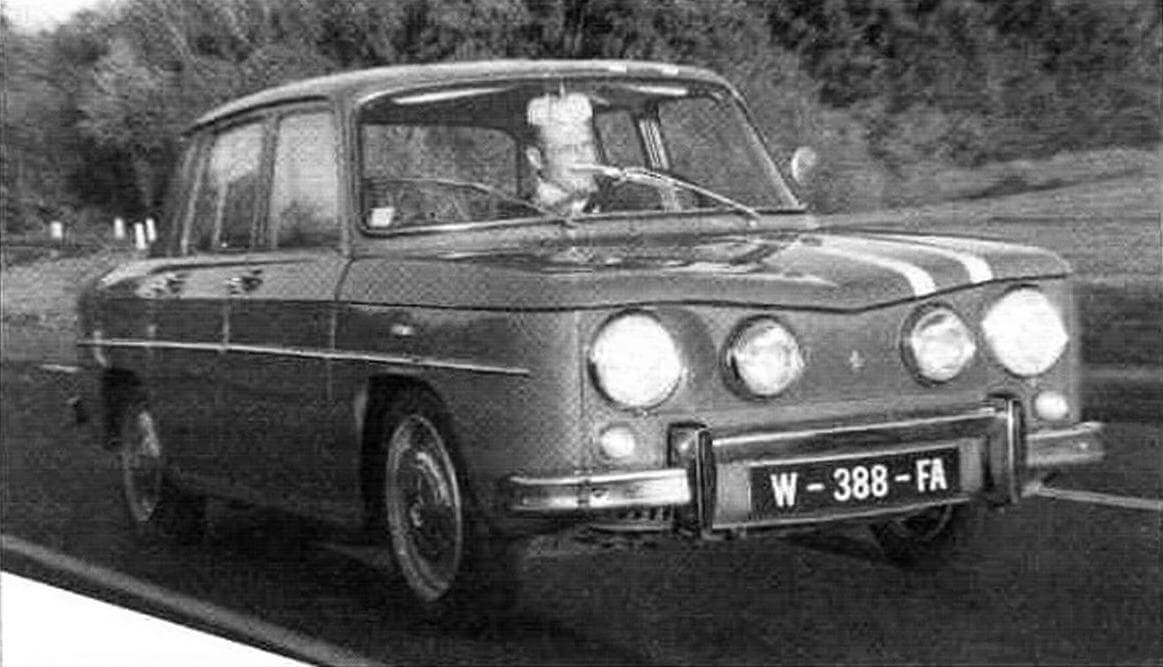 Renault R8 Gordini 1300 (type R1135) 1969 года, узнаваемый no четырем фарам, разгонялся до скорости 170 км/ч
